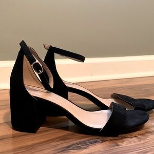Size 7.5 a new day block heels